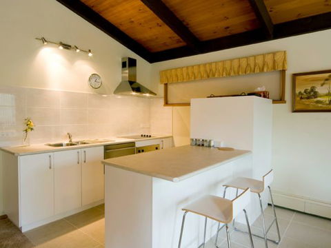 Chisholm Heights CBD Accommodation - Brisbane 4u 2