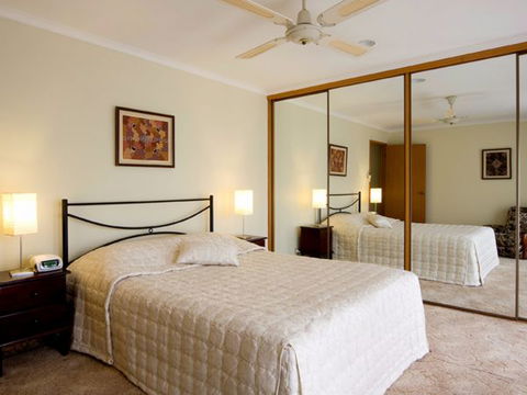 Chisholm Heights CBD Accommodation - Brisbane 4u 3