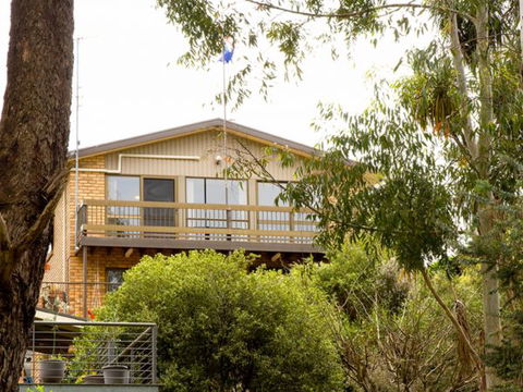 Chisholm Heights CBD Accommodation - Brisbane 4u 4