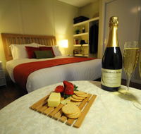 Gisborne Peak Winery  Cottages