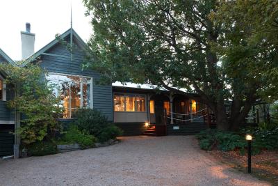 Oak Tree Lodge - Brisbane Tourism 7