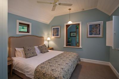 Oak Tree Lodge - Brisbane Tourism 10