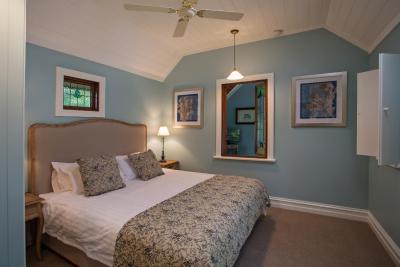 Oak Tree Lodge - Brisbane Tourism 11