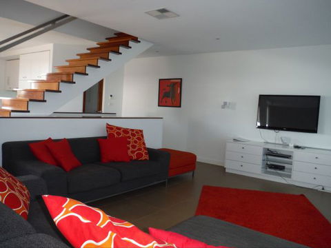Relax At Tipara - Brisbane Tourism 1