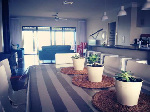 Vintage Oar Holiday House - Tourism Brisbane 1