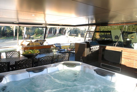 Murray River Houseboats - Tourism Brisbane 3