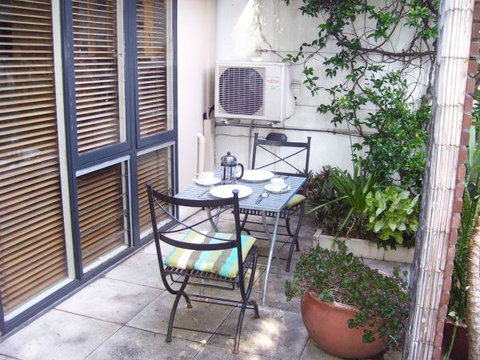 Garden Studio Unit - Tourism Brisbane 0