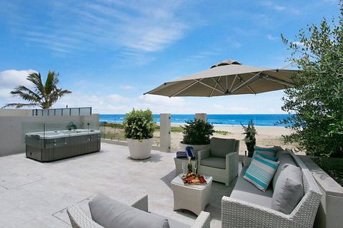 Oceans 74 - An Elite Holiday Home - Tourism Brisbane 10