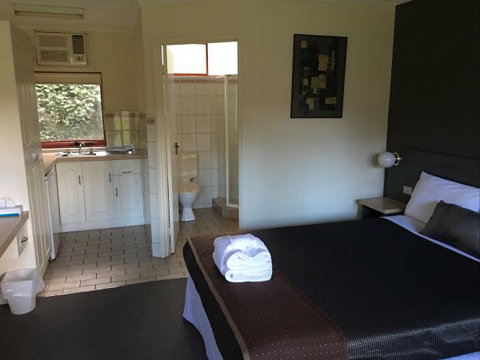 Lorne Coachman Inn - Tourism Brisbane 2