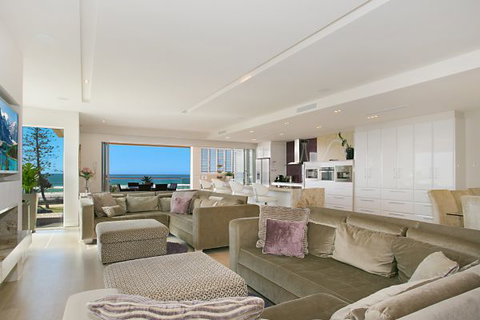 Oceans 74 - An Elite Holiday Home - Tourism Brisbane 32