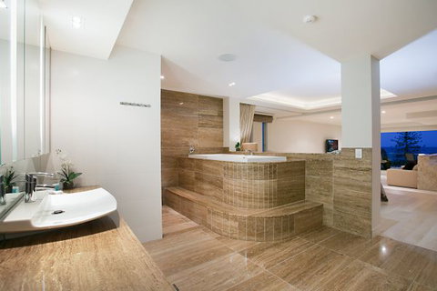 Oceans 74 - An Elite Holiday Home - Tourism Brisbane 35