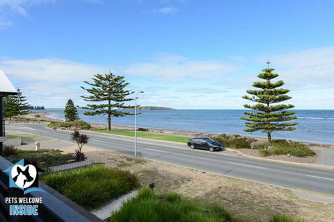PetLet 10: 1/18 Franklin Parade At Encounter Bay - Brisbane 4u 1
