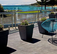 Penguin Beachfront Apartments - Brisbane Tourism