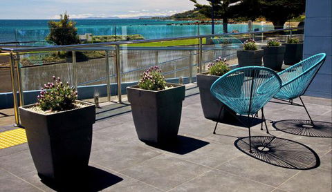 Penguin Beachfront Apartments - Tourism Brisbane 0