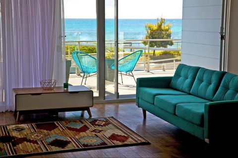 Penguin Beachfront Apartments - Tourism Brisbane 2