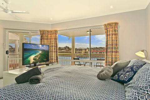 SALT Waterfront Apartment - Brisbane 4u 3