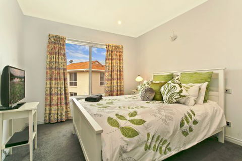 SALT Waterfront Apartment - Brisbane 4u 6