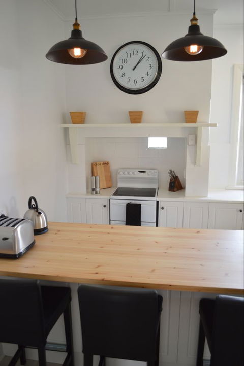 Two Cow Cottage Bed And Breakfast - Tourism Brisbane 4