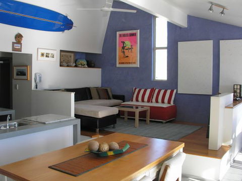 Boomers Beach House - Tourism Brisbane 0