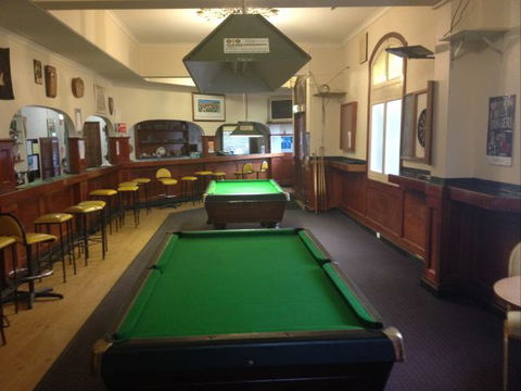 Cecil Hotel Zeehan - Brisbane 4u 1