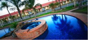 Best Western Pines Country Club Motor Inn - Tourism Brisbane 1