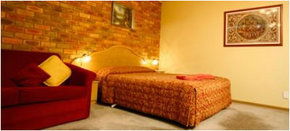 Best Western Pines Country Club Motor Inn - Tourism Brisbane 4