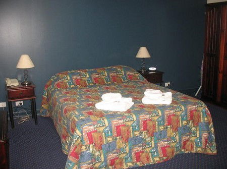 Atherton Hotel - Brisbane 4u 2