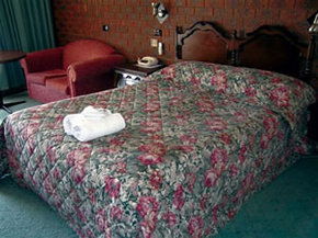 Bell Tower Motor Inn - Tourism Brisbane 0