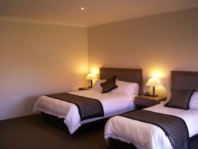 Parkes Int Motor Inn - Tourism Brisbane 0