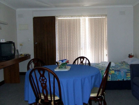 Beachport Motor Inn - Tourism Brisbane 1
