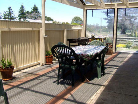 Beachport Motor Inn - Tourism Brisbane 3