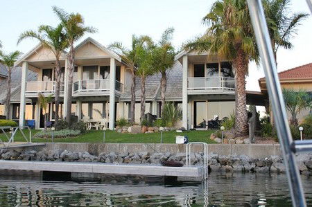 Marina Palms - Tourism Brisbane 0