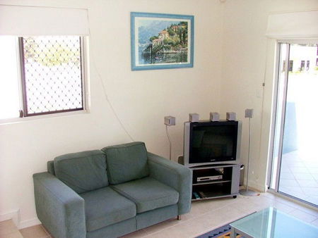 Tasman Beachside Apartments - Brisbane 4u 3
