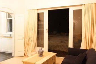Amberley House - Brisbane 4u 1