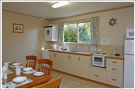 Amos House  & Swansea  Villas - Brisbane 4u 3