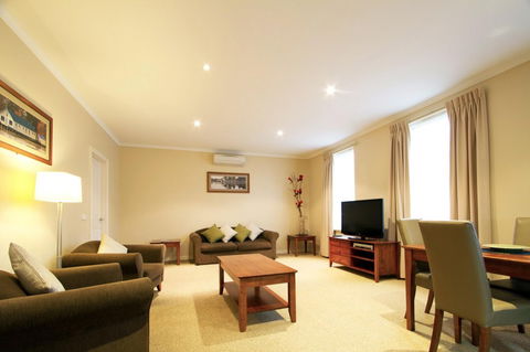 Lake Inn Ballarat - Tourism Brisbane 0