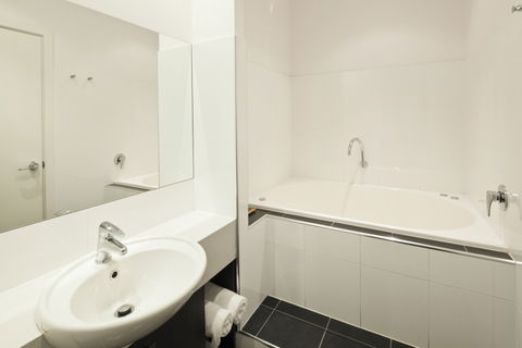 BEST WESTERN PLUS Ballarat Suites - Brisbane 4u 4