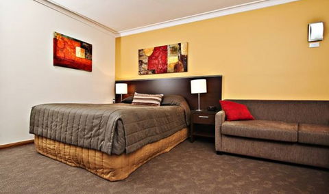 Governor Macquarie Motor Inn - Brisbane 4u 3