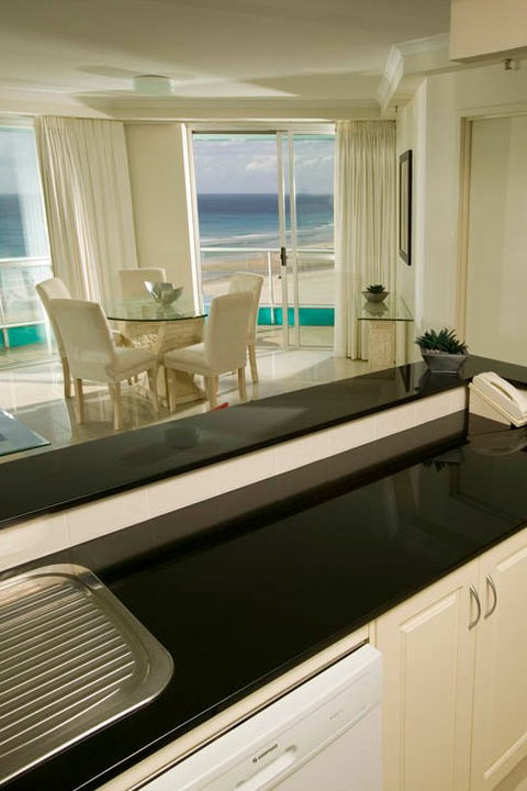 Ocean Plaza Resort - Coolangatta - Brisbane 4u 2