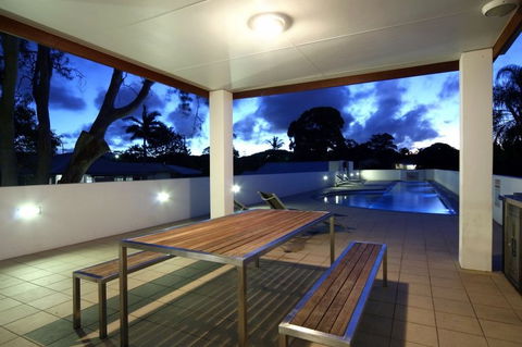Scarborough Beach Resort - Brisbane Tourism 5