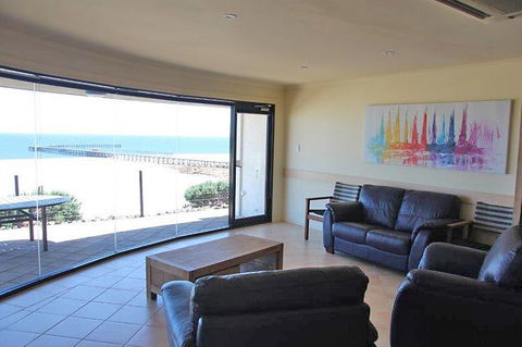 Cliff House Beachfront Villas - Tourism Brisbane 2