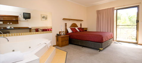 Renmark Hotel/Motel & Function Centre - Brisbane Tourism 7