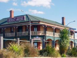 Streaky Bay Hotel Motel - Tourism Brisbane 0