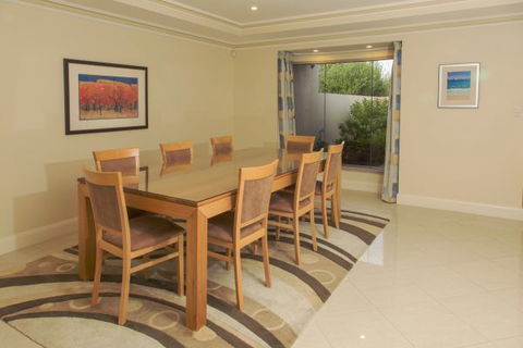Monterey Waters 27B - Brisbane 4u 3