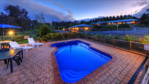 Top Of The Town Motor Inn Yackandandah - Brisbane 4u 1