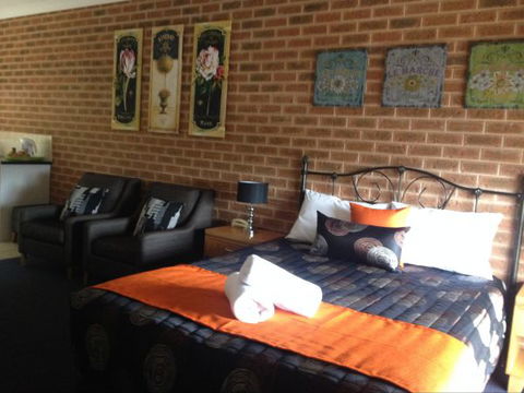 Top Of The Town Motor Inn Yackandandah - Brisbane 4u 2
