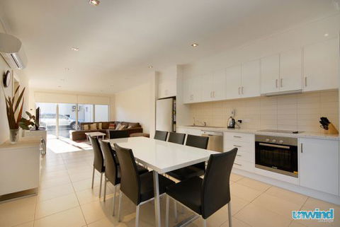 Unwind At 8 The Block Apartments Victor Harbor - Tourism Brisbane 1