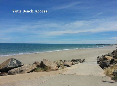Acaill Accommodation - Brisbane 4u 1