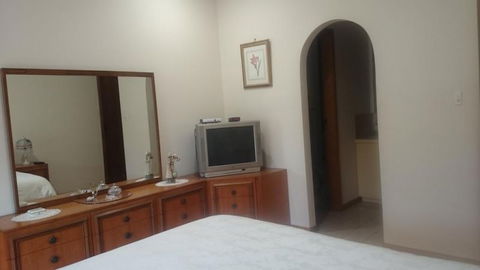 Gaerwood Bed Breakfast - Brisbane 4u 5