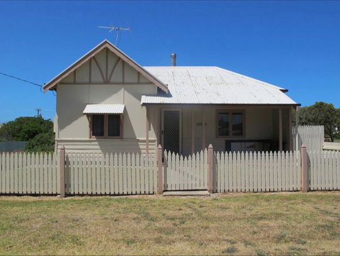 Ellison's Holiday Home - Tourism Brisbane 0